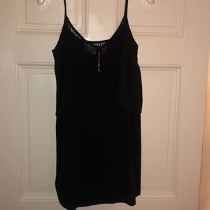 Black dress never worn size m perfect condition